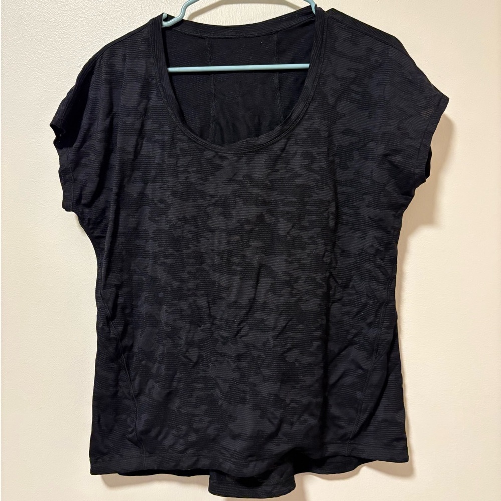 lululemon athletica Black Patterned Short Sleeve Tee